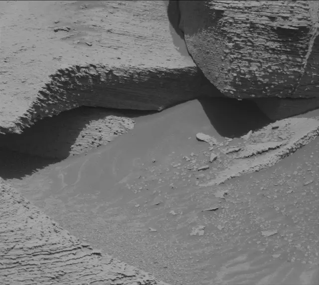 Sol 3846: Mast Camera (Mastcam)