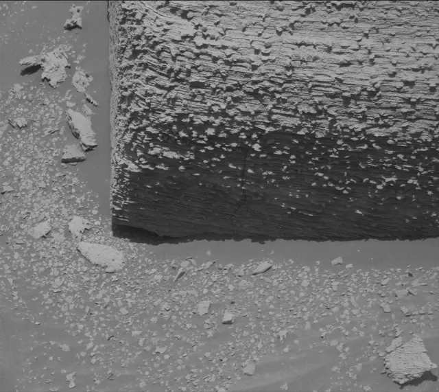 Sol 3846: Mast Camera (Mastcam)