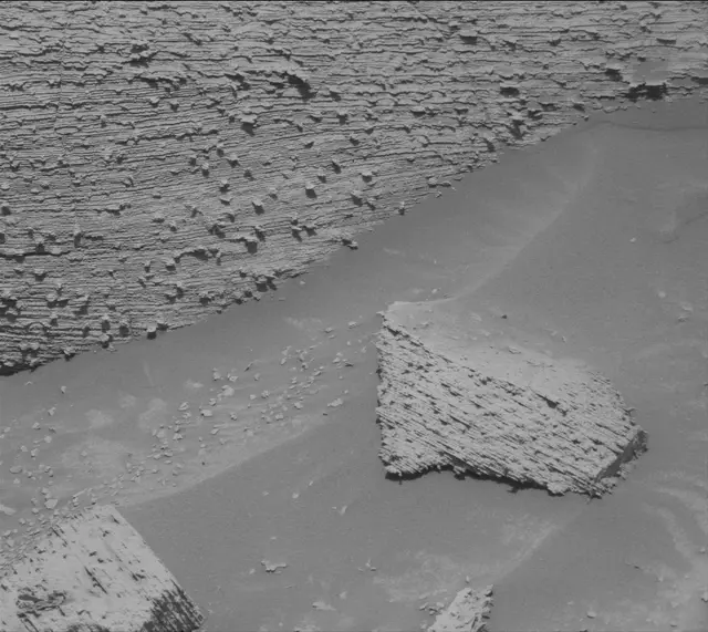 Sol 3846: Mast Camera (Mastcam)