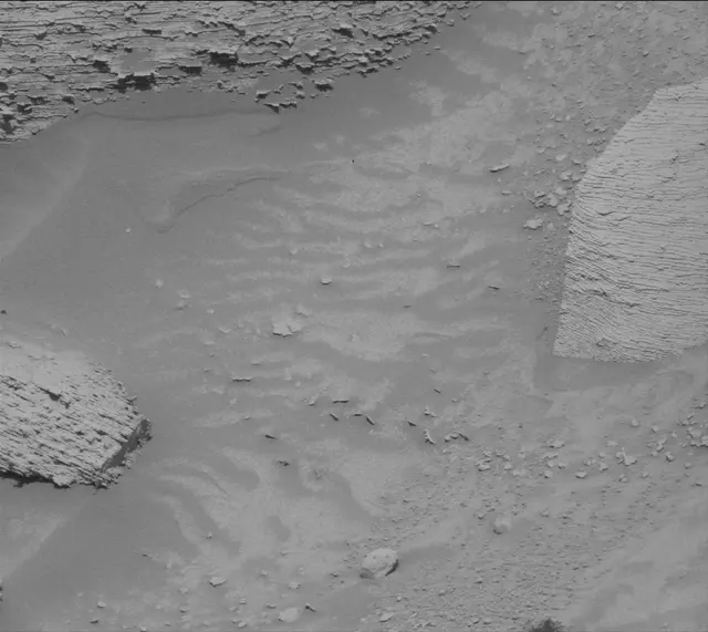 Sol 3846: Mast Camera (Mastcam)