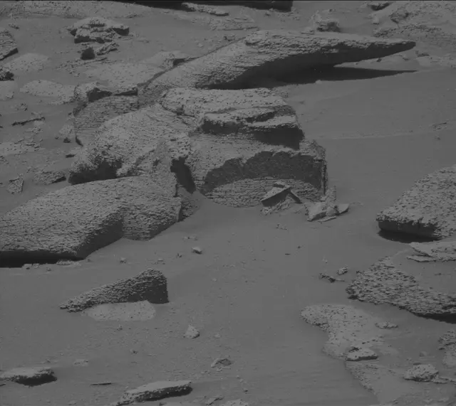 Sol 3846: Mast Camera (Mastcam)
