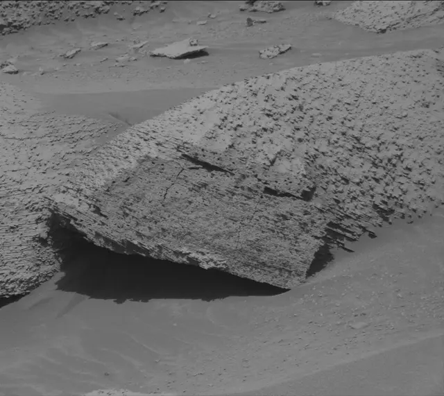 Sol 3846: Mast Camera (Mastcam)
