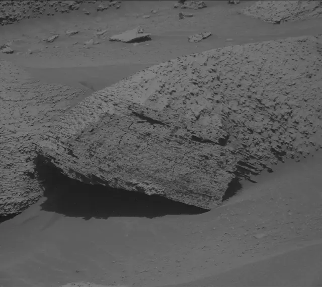 Sol 3846: Mast Camera (Mastcam)