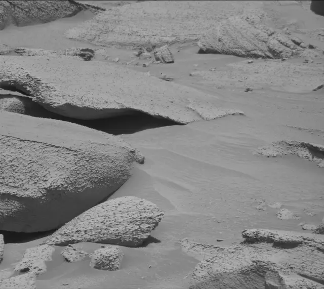 Sol 3848: Mast Camera (Mastcam)