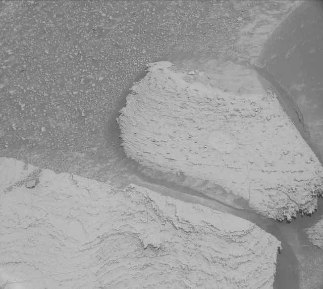 Sol 3851: Mast Camera (Mastcam)