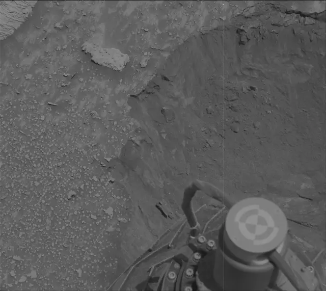 Sol 3851: Mast Camera (Mastcam)