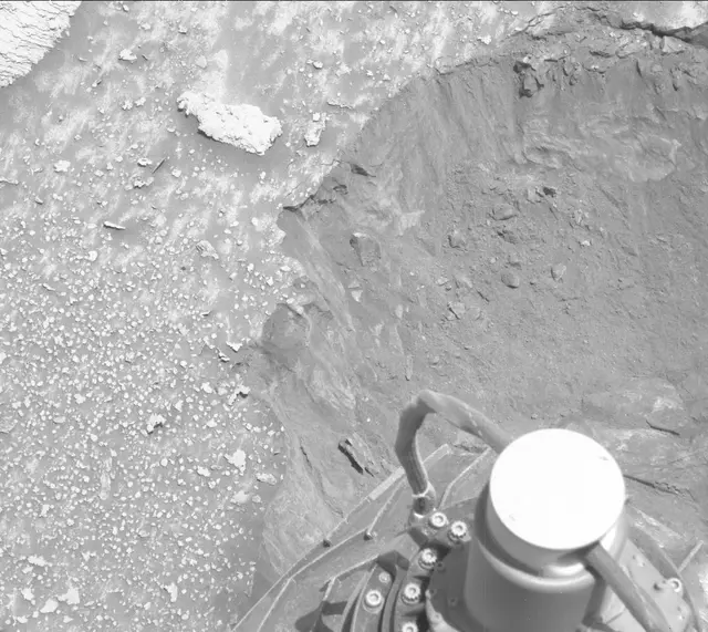 Sol 3851: Mast Camera (Mastcam)