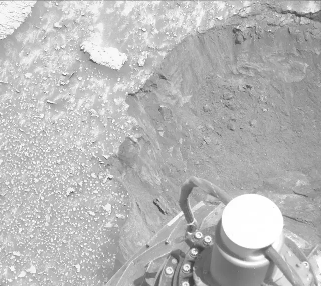 Sol 3851: Mast Camera (Mastcam)