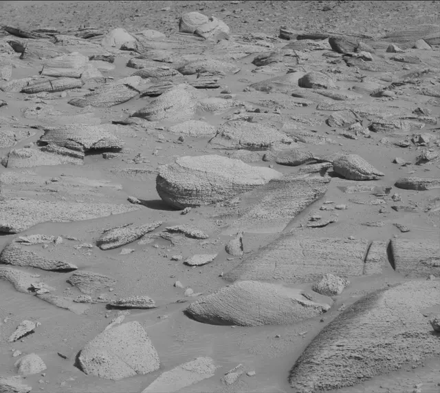 Sol 3851: Mast Camera (Mastcam)