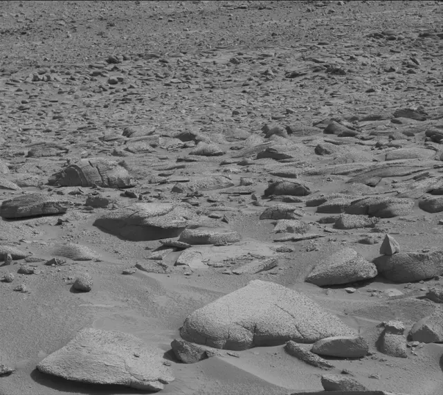 Sol 3851: Mast Camera (Mastcam)