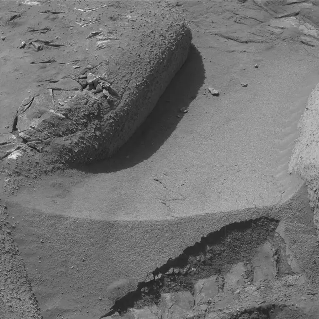 Sol 3851: Mast Camera (Mastcam)