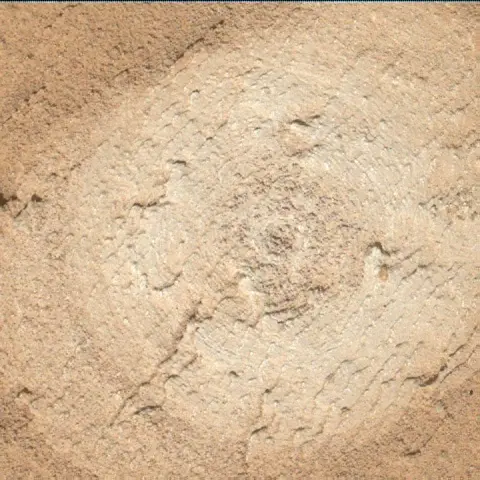Sol 3851: Mars Hand Lens Imager (MAHLI)