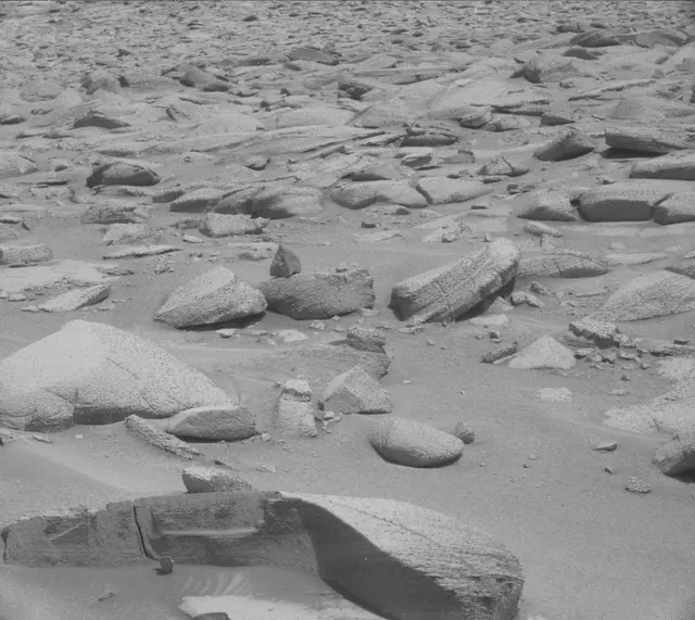Sol 3853: Mast Camera (Mastcam)