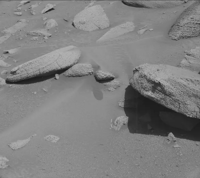 Sol 3853: Mast Camera (Mastcam)