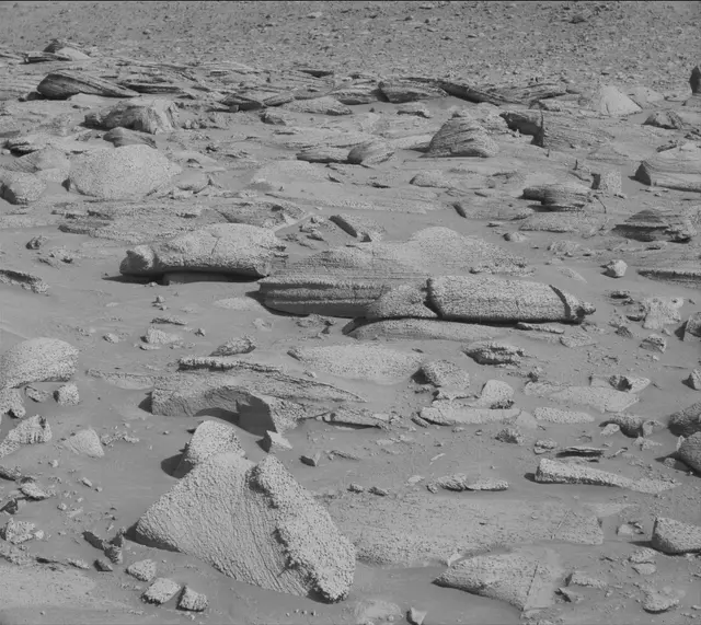 Sol 3853: Mast Camera (Mastcam)