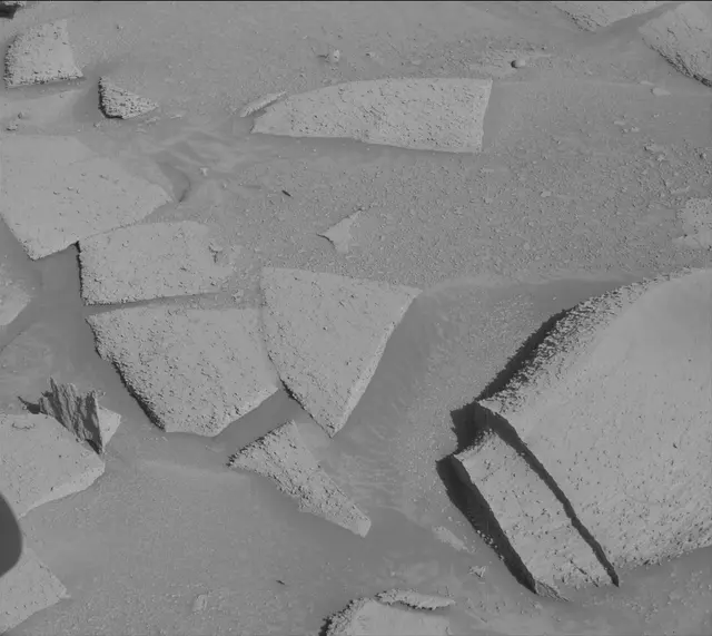 Sol 3853: Mast Camera (Mastcam)