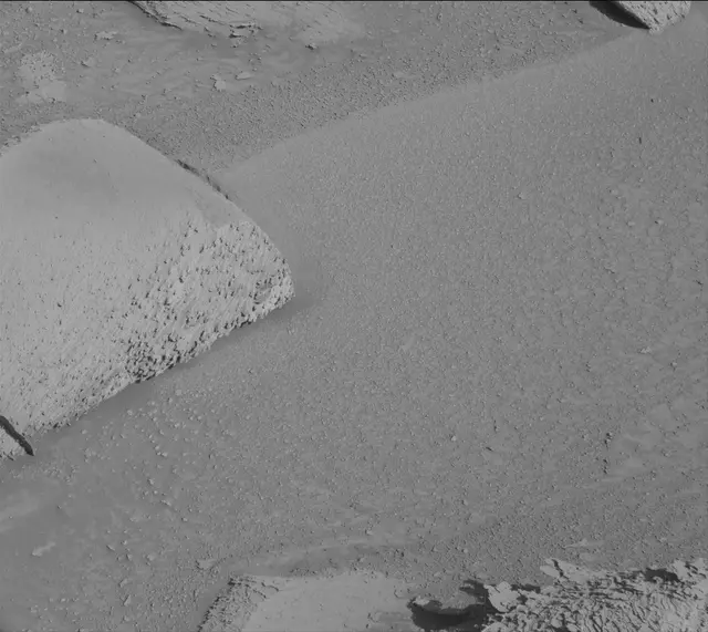 Sol 3853: Mast Camera (Mastcam)