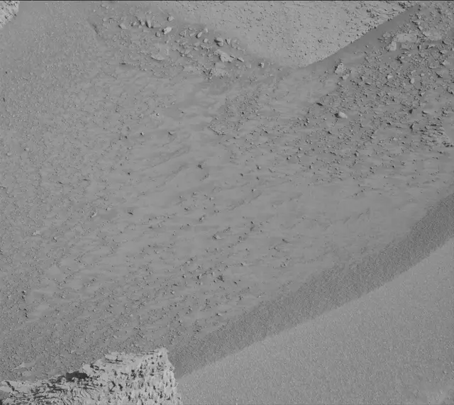 Sol 3853: Mast Camera (Mastcam)