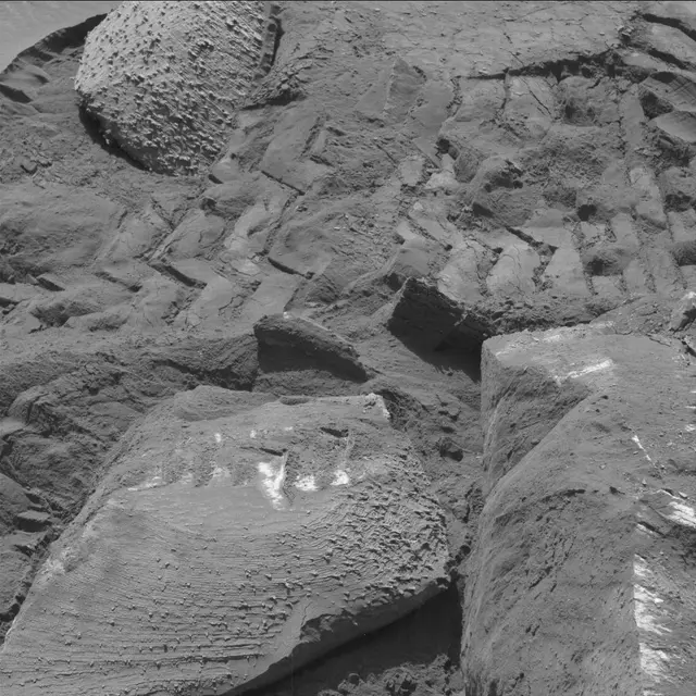 Sol 3853: Mast Camera (Mastcam)
