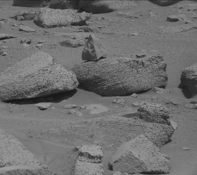 Sol 3853: Mast Camera (Mastcam)