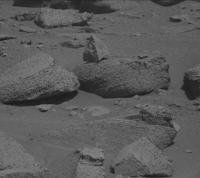 Sol 3853: Mast Camera (Mastcam)