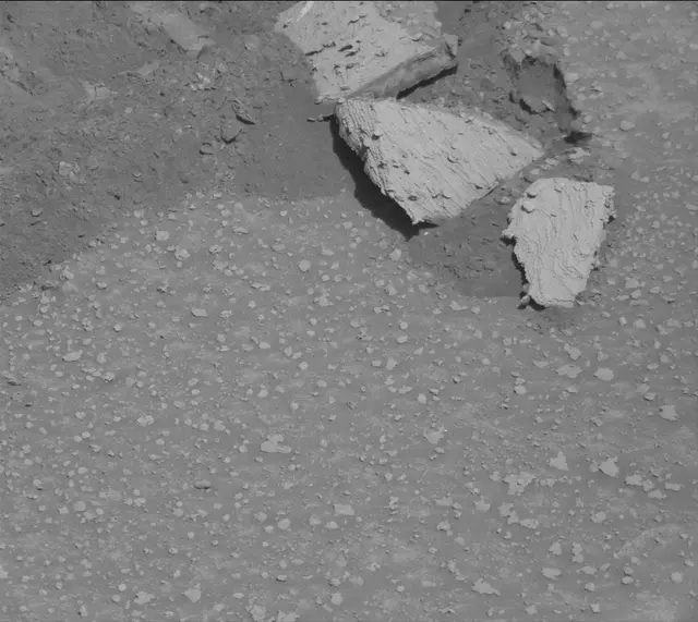 Sol 3853: Mast Camera (Mastcam)