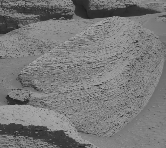 Sol 3853: Mast Camera (Mastcam)