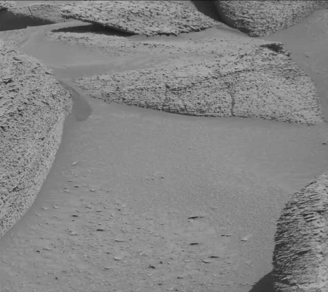 Sol 3853: Mast Camera (Mastcam)