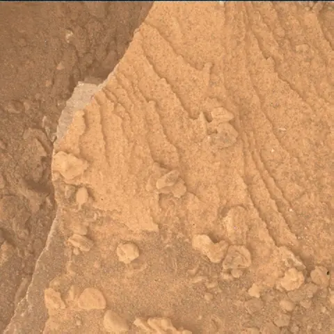 Sol 3853: Mars Hand Lens Imager (MAHLI)