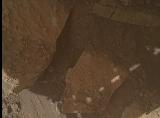 Sol 3853: Mars Hand Lens Imager (MAHLI)
