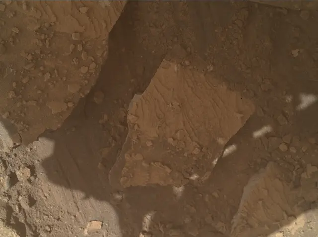 Sol 3853: Mars Hand Lens Imager (MAHLI)