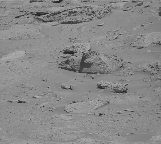 Sol 3855: Mast Camera (Mastcam)