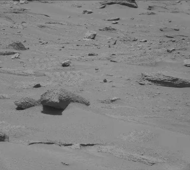 Sol 3855: Mast Camera (Mastcam)