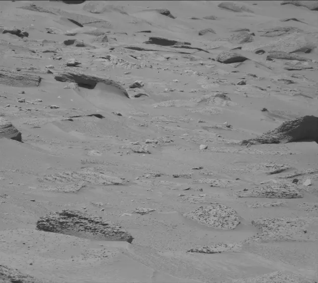 Sol 3855: Mast Camera (Mastcam)