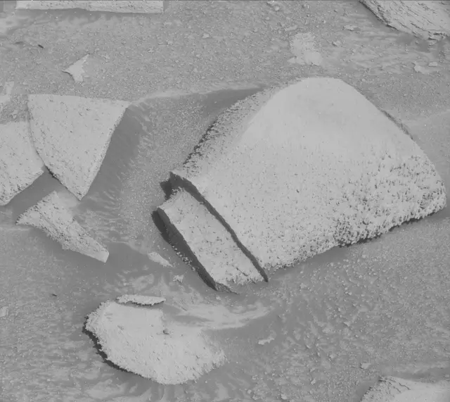 Sol 3856: Mast Camera (Mastcam)