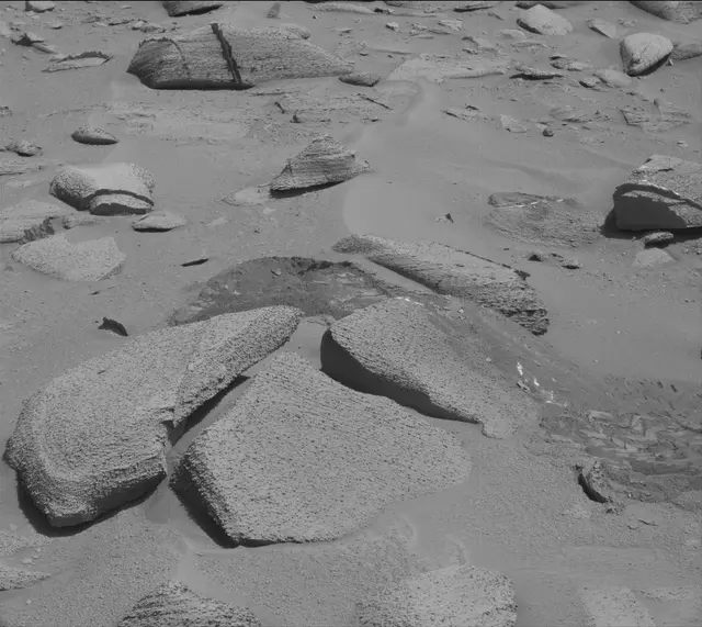 Sol 3858: Mast Camera (Mastcam)