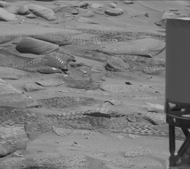 Sol 3858: Mast Camera (Mastcam)