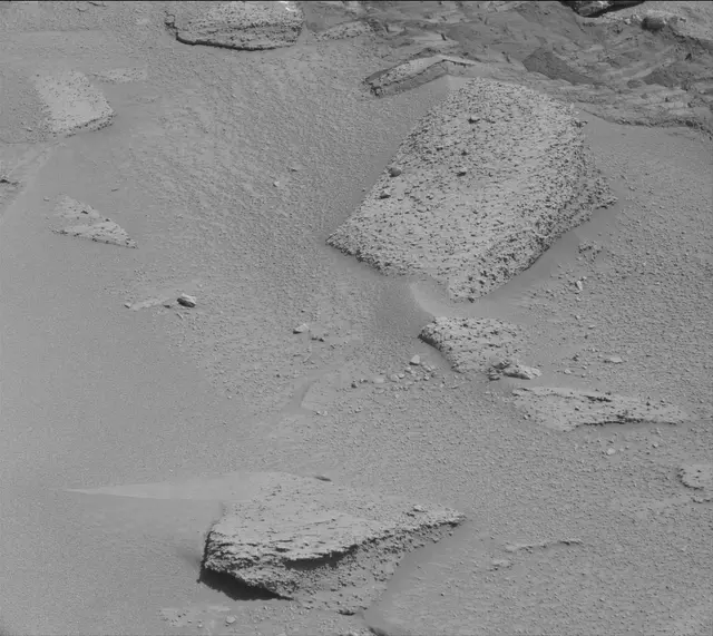 Sol 3858: Mast Camera (Mastcam)
