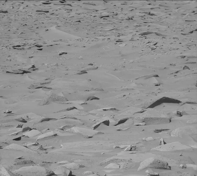 Sol 3858: Mast Camera (Mastcam)