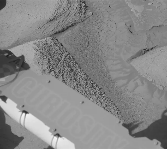 Sol 3858: Mast Camera (Mastcam)