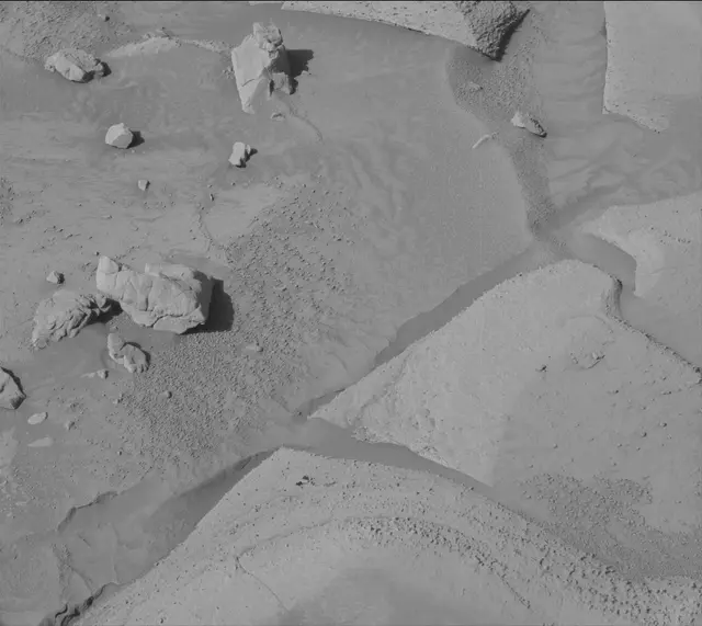 Sol 3858: Mast Camera (Mastcam)