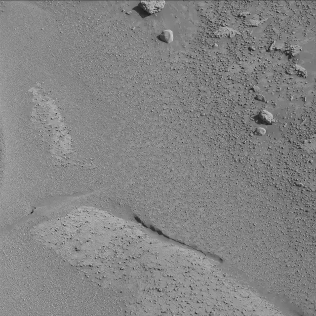 Sol 3858: Mast Camera (Mastcam)
