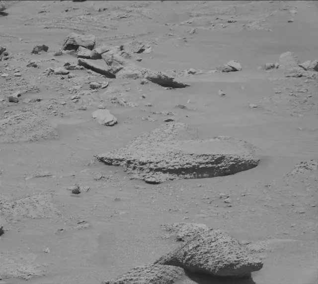 Sol 3858: Mast Camera (Mastcam)