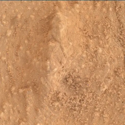 Sol 3858: Mars Hand Lens Imager (MAHLI)