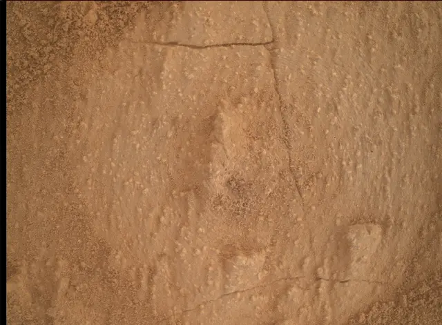 Sol 3858: Mars Hand Lens Imager (MAHLI)