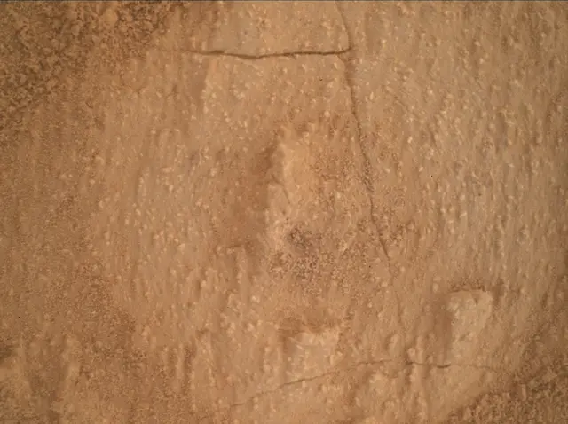 Sol 3858: Mars Hand Lens Imager (MAHLI)