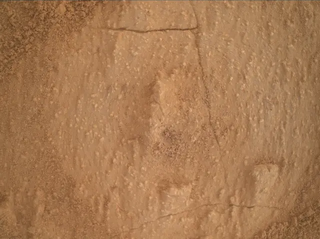 Sol 3858: Mars Hand Lens Imager (MAHLI)