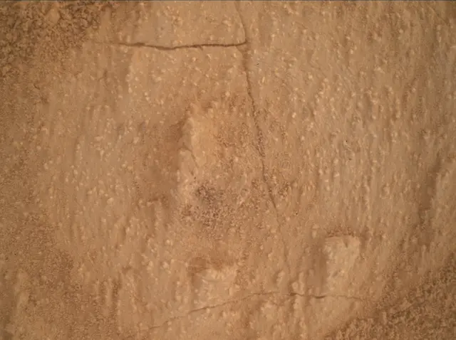Sol 3858: Mars Hand Lens Imager (MAHLI)