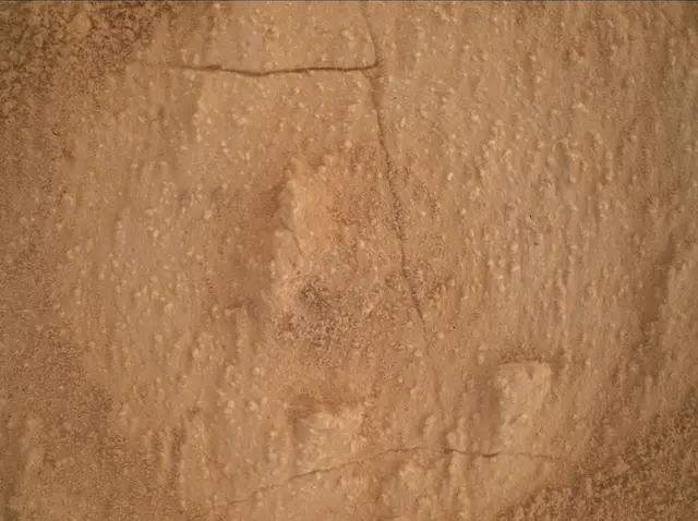 Sol 3858: Mars Hand Lens Imager (MAHLI)