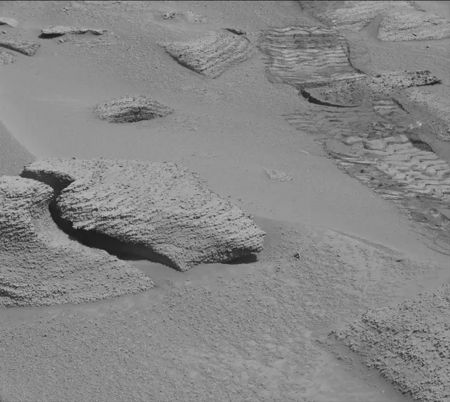 Sol 3859: Mast Camera (Mastcam)